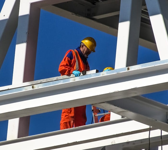 Un traceur petit et léger pour ne pas gêner le travail des ouvriers